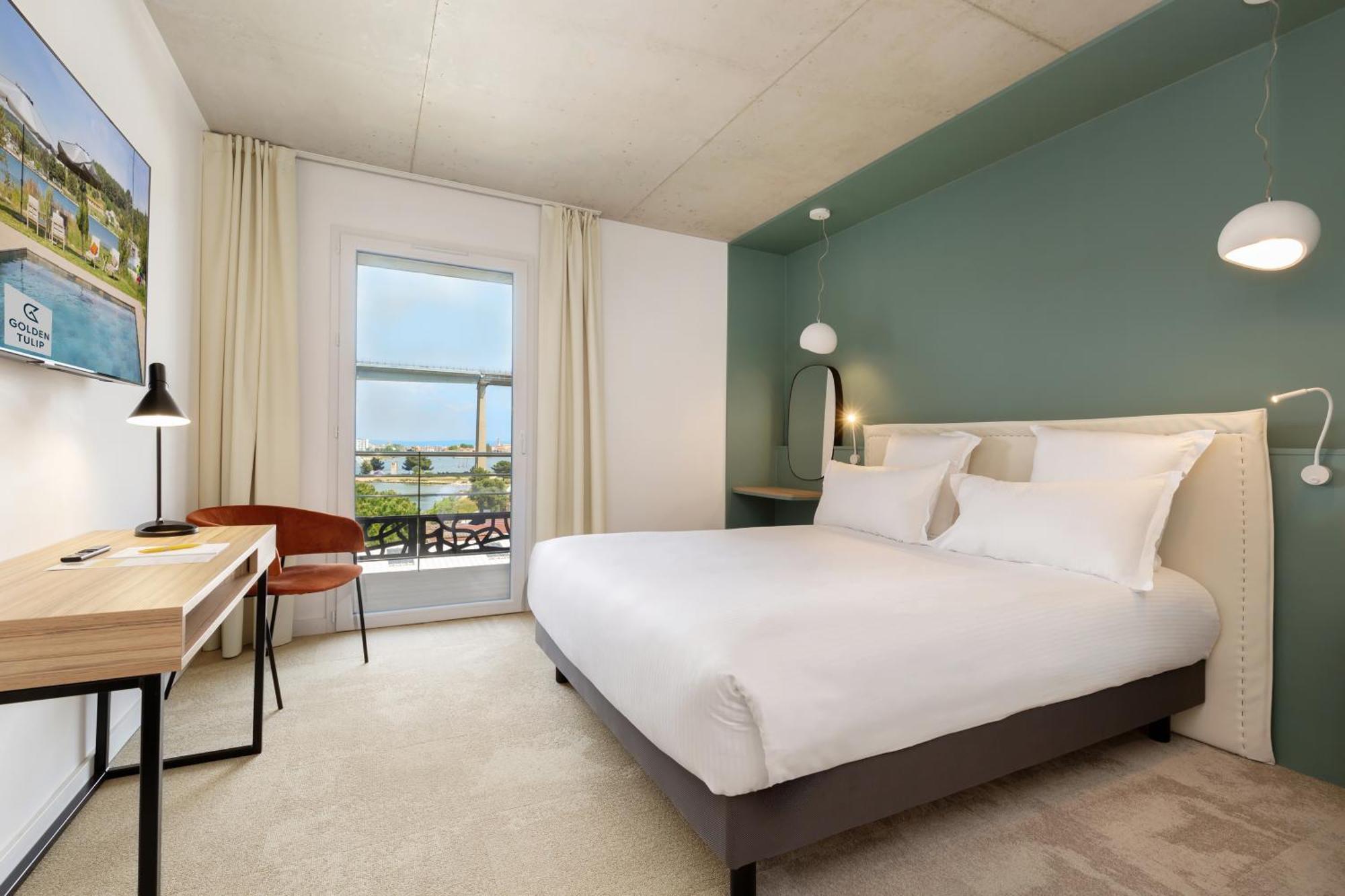 Golden Tulip Hotel & Rooftop Martigues Provence Exteriör bild
