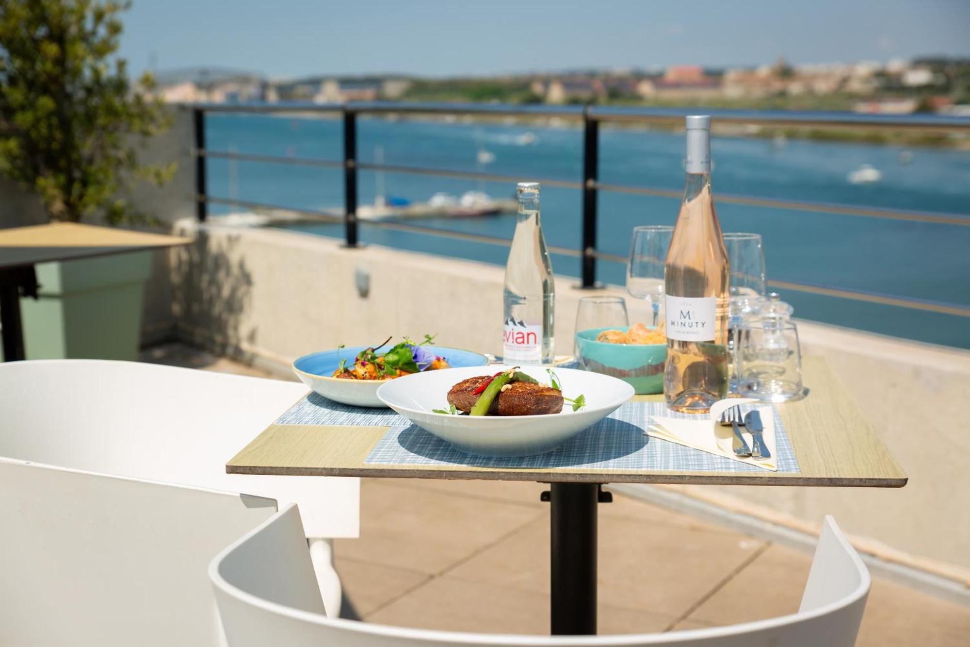 Golden Tulip Hotel & Rooftop Martigues Provence Exteriör bild